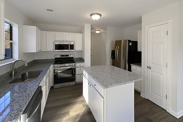 Photo 2 of 25 of 107 Hampton Ridge Dr, Greer, SC