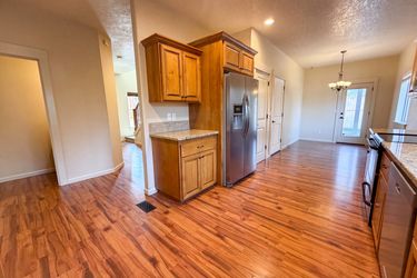 Photo 2 of 19 of 2817 SE Condor Ave, Gresham, OR