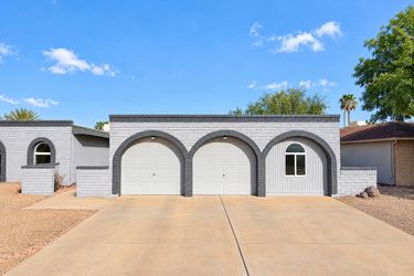 Photo 2 of 40 of 7723 N 46th Dr, Glendale, AZ