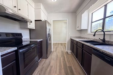 Photo 2 of 14 of 1843 Berriedale Dr, Fayetteville, NC