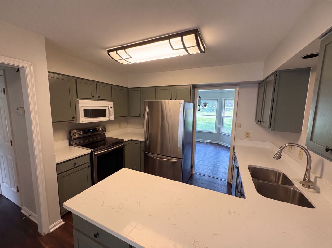 Property photo 2 of 6401 Forest Grove Dr