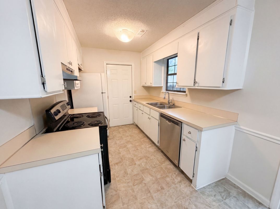 Property photo 2 of 422 Allen Ct