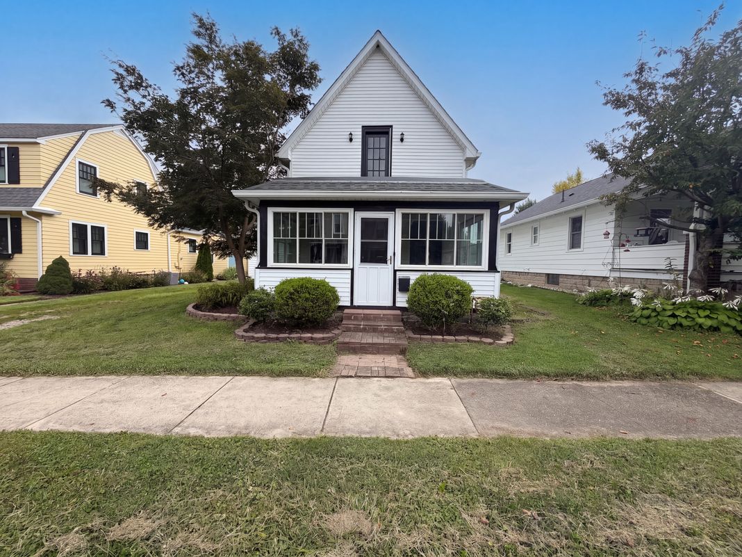 Property photo 1 of 124 N Main St