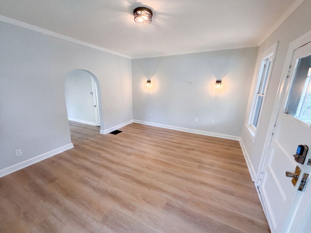Property photo 3 of 124 N Main St