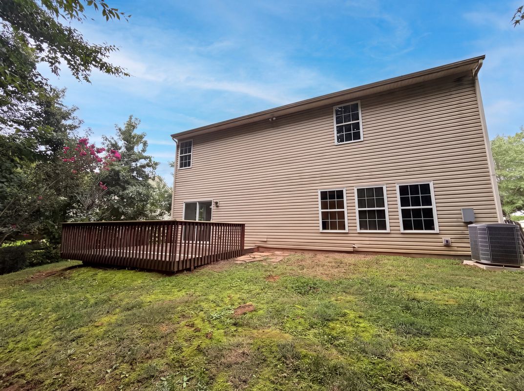 Photo 15 of 18 of 127 Edgington St, Mooresville, NC