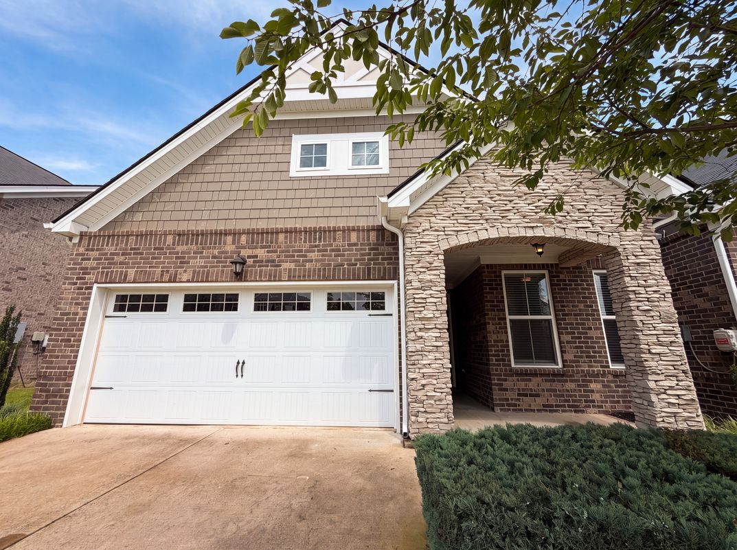 Photo 16 of 19 of 6044 Blackberry Ridge Ln, Hermitage, TN
