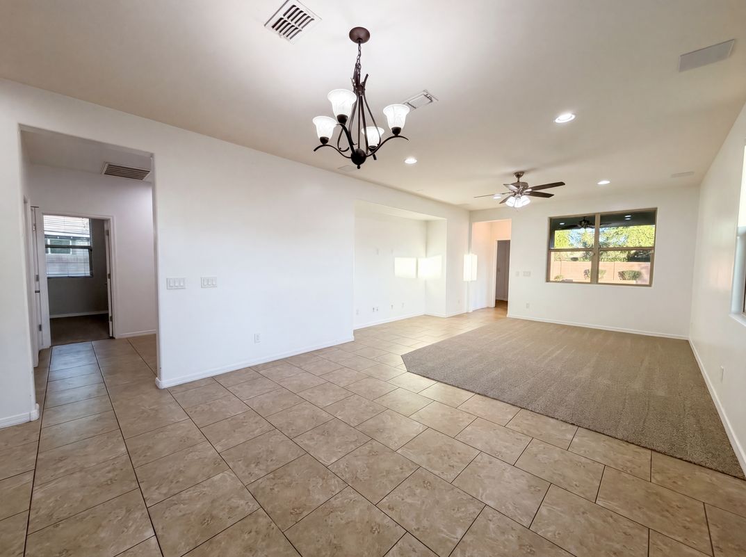 Photo 3 of 23 of 112 E Bernie Ln, Gilbert, AZ