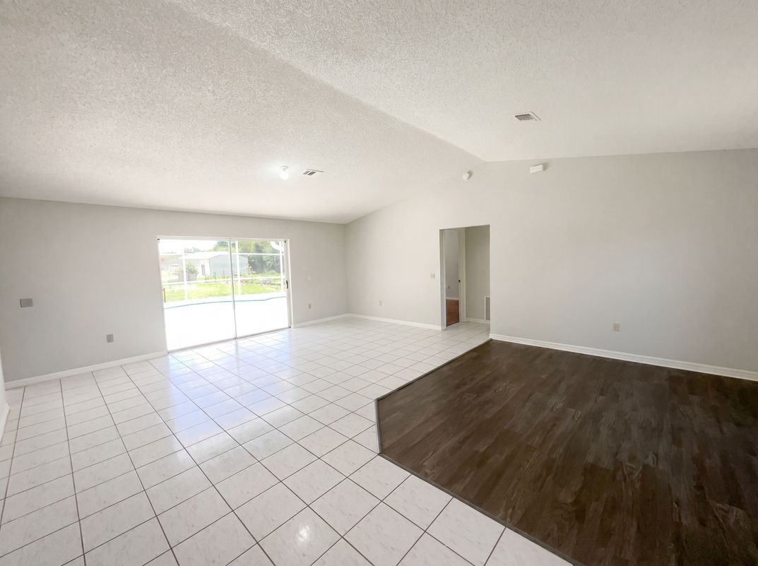 Property photo 3 of 1750 Evergreen Ct