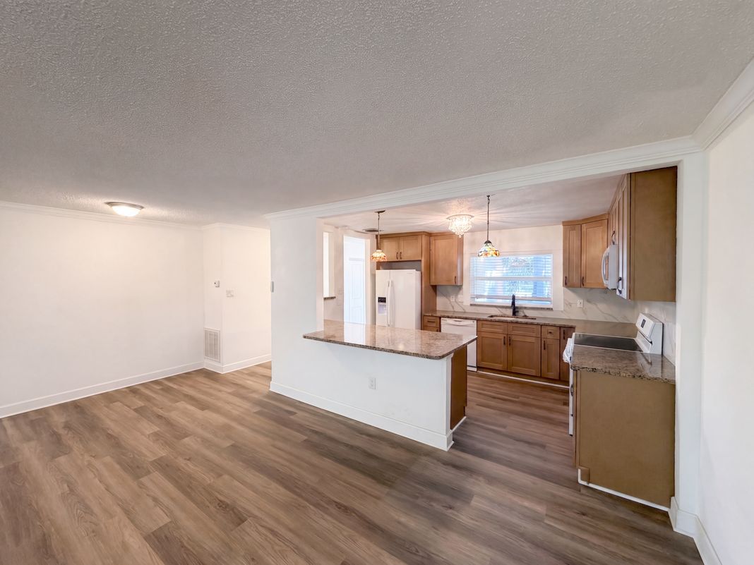 Property photo 3 of 5122 Bay Blvd