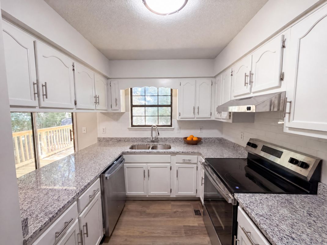 Property photo 2 of 8911 Quail Run Dr