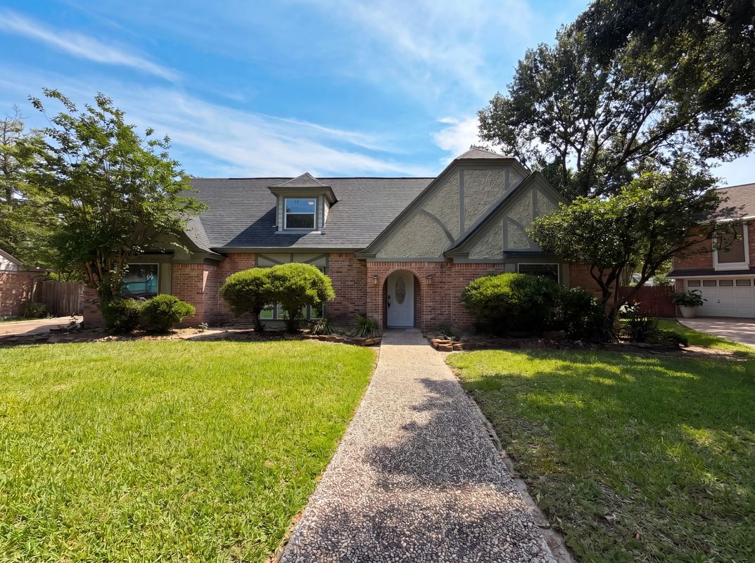 Property photo 1 of 17406 Ridge Top Dr