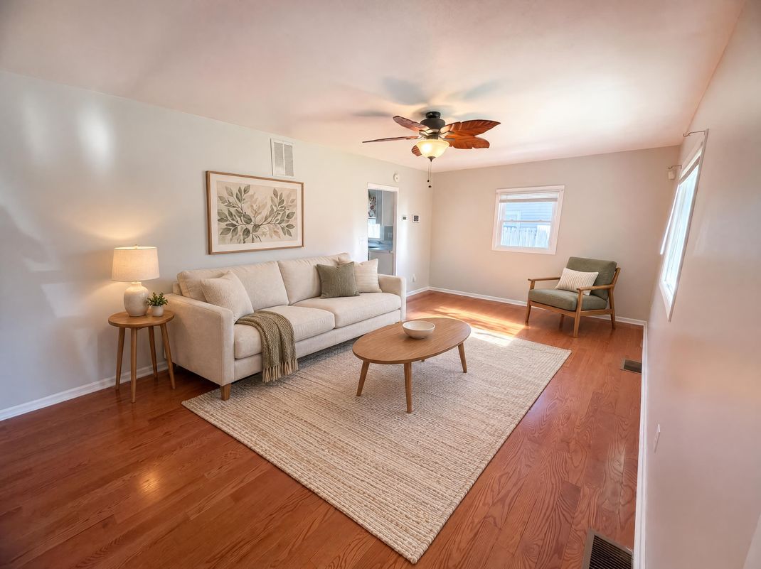 Property photo 3 of 319 E Chippewa Ave