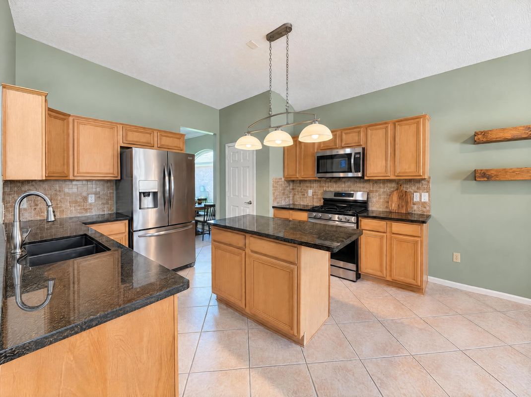 Property photo 2 of 6023 Timber Oaks Rdg