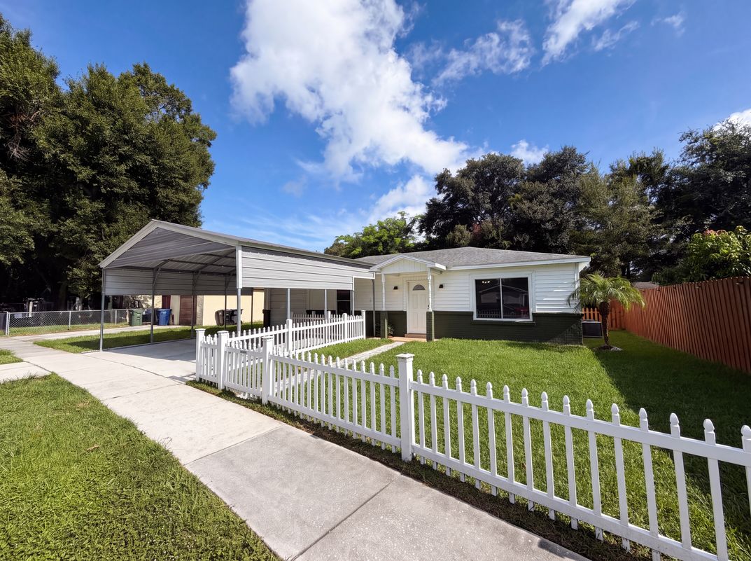 Property photo 1 of 7233 W Thomas Jefferson Cir W