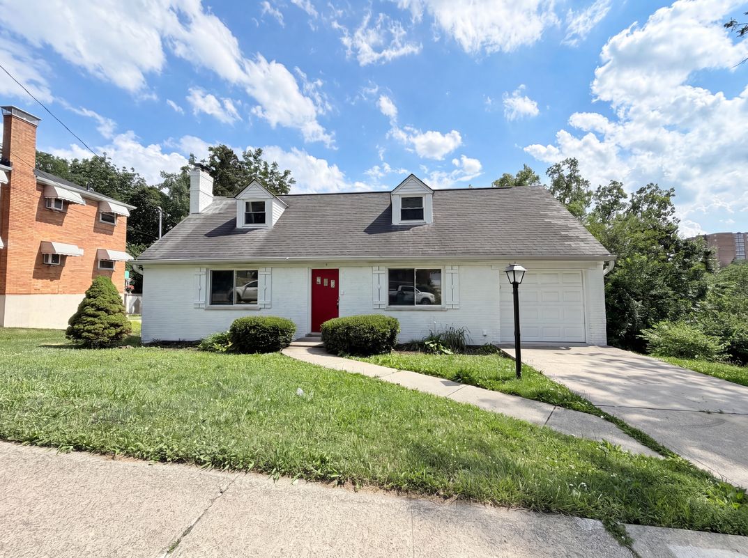 Property photo 1 of 577 Lowell Ave