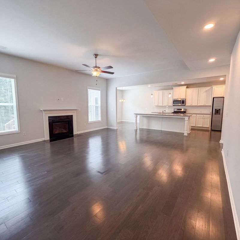 Property photo 3 of 962 Centennial Dr