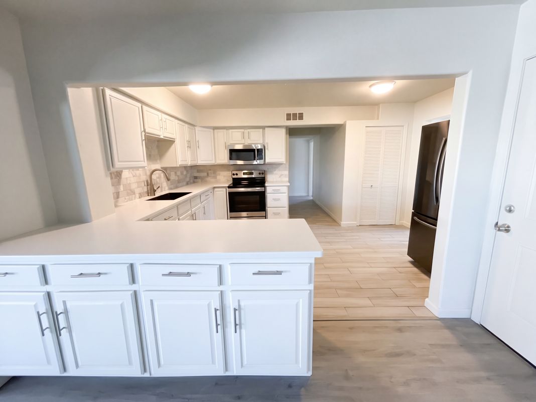 Property photo 2 of 4253 E Vineyard Rd