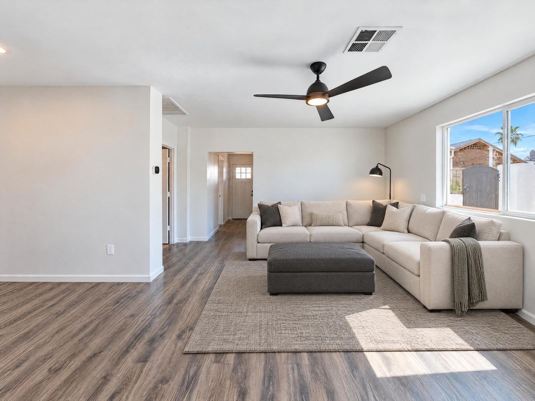 Property photo 3 of 1131 E Virginia Ave