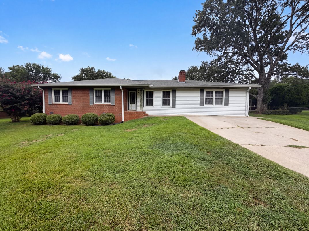 Property photo 1 of 3293 Bright Star Rd