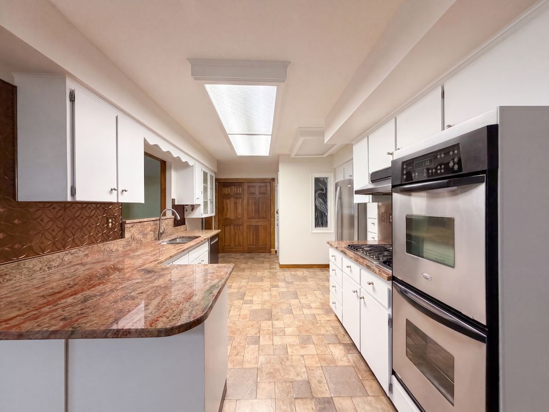 Property photo 2 of 1818 Danbury Dr