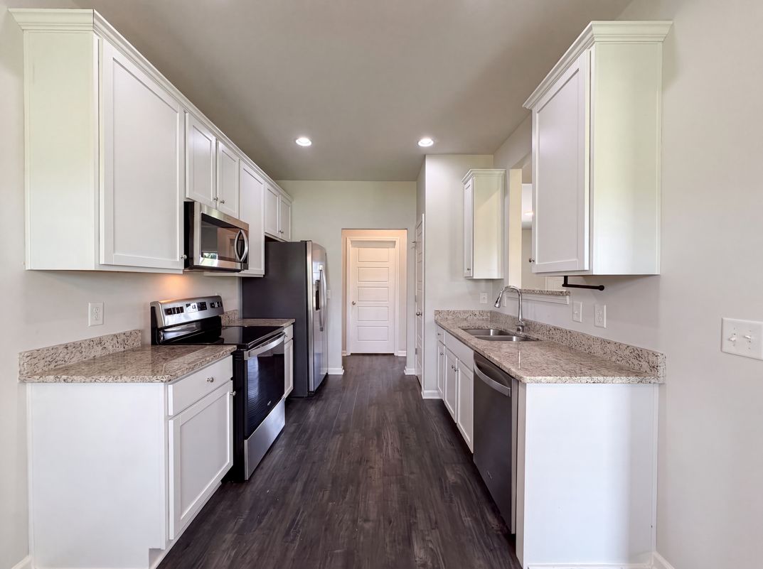 Property photo 2 of 734 Mitscher Dr