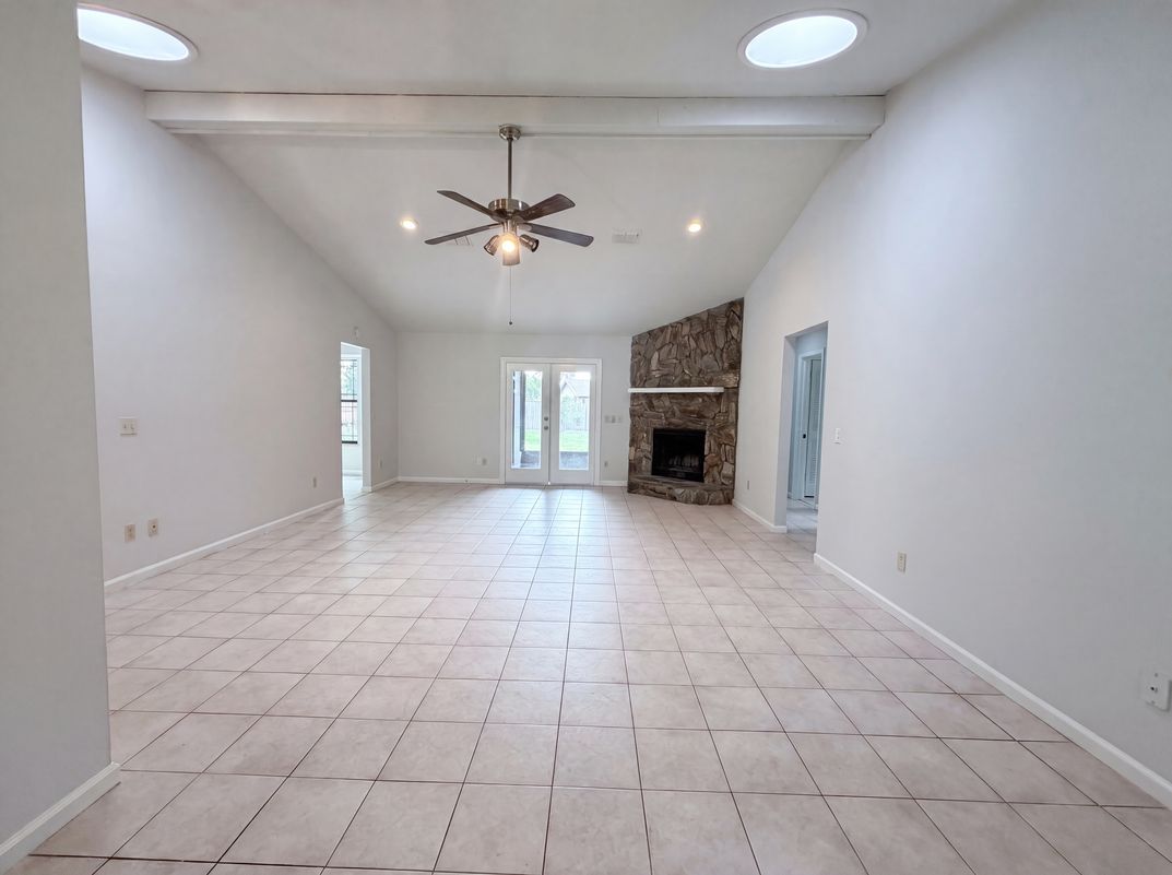 Property photo 3 of 2441 Longwood St