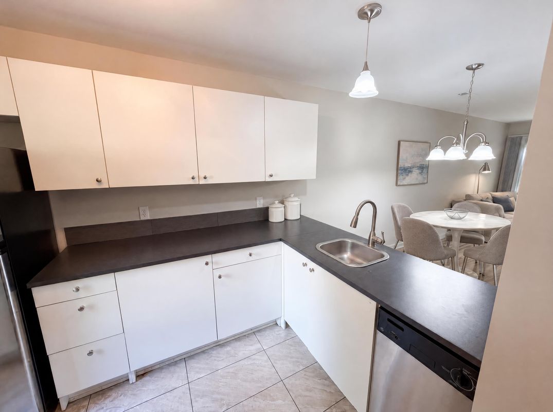 Property photo 2 of 4037 Briarhill Dr