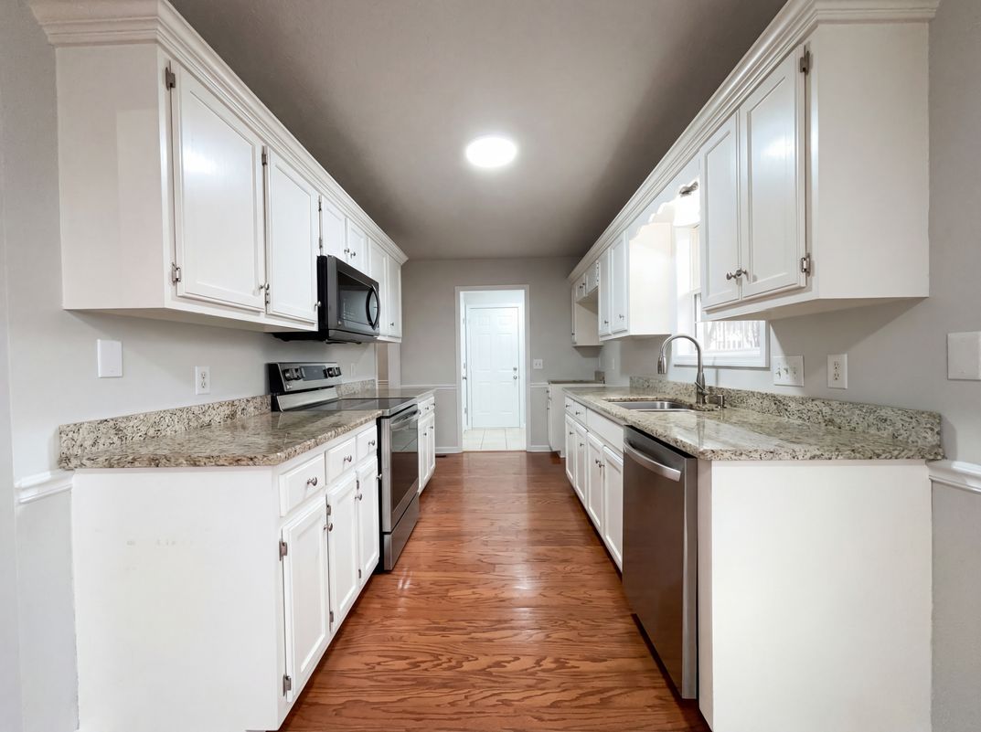 Property photo 2 of 403 Buckingham Blvd