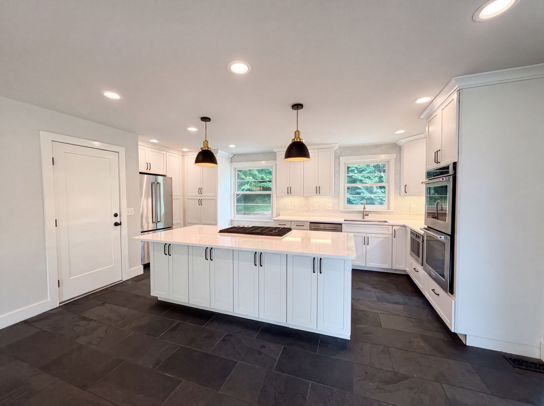 Property photo 2 of 6112 Pinehurst Dr