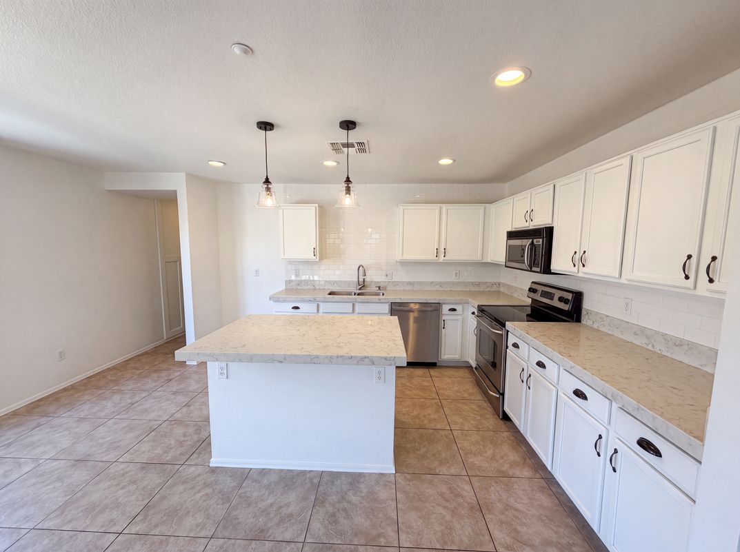 Property photo 2 of 7500 E Deer Valley Rd Unit 8
