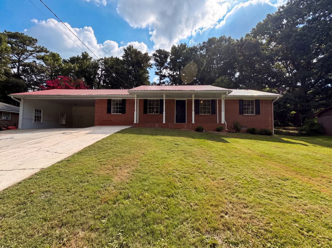 Photo 16 of 19 of 1375 NW South Hicks Cir, Conyers, GA