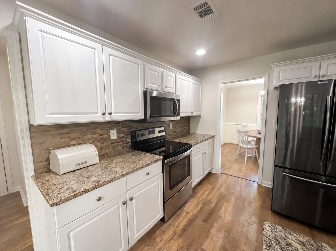 Property photo 1 of 208 Foxdale Ct