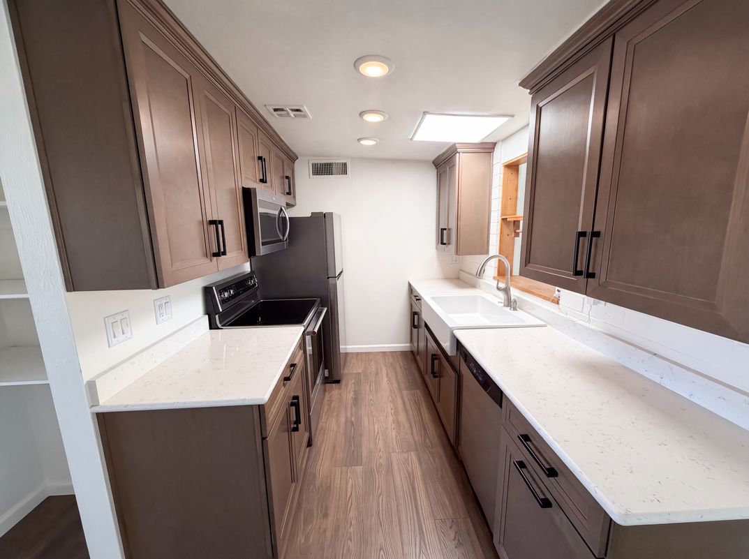 Property photo 2 of 4002 S Lazy Palm Dr