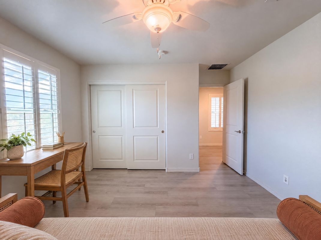 Property photo 3 of 841 E Gary Ln