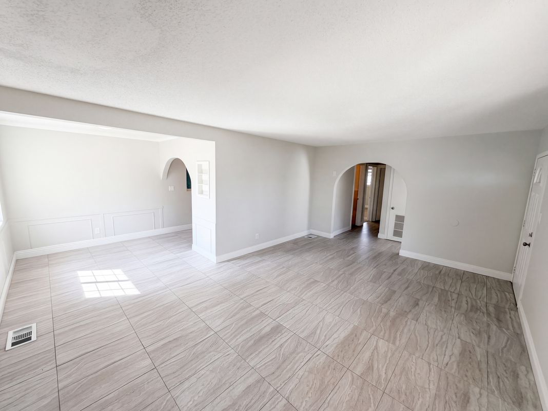 Property photo 3 of 17787 Ivy Ave