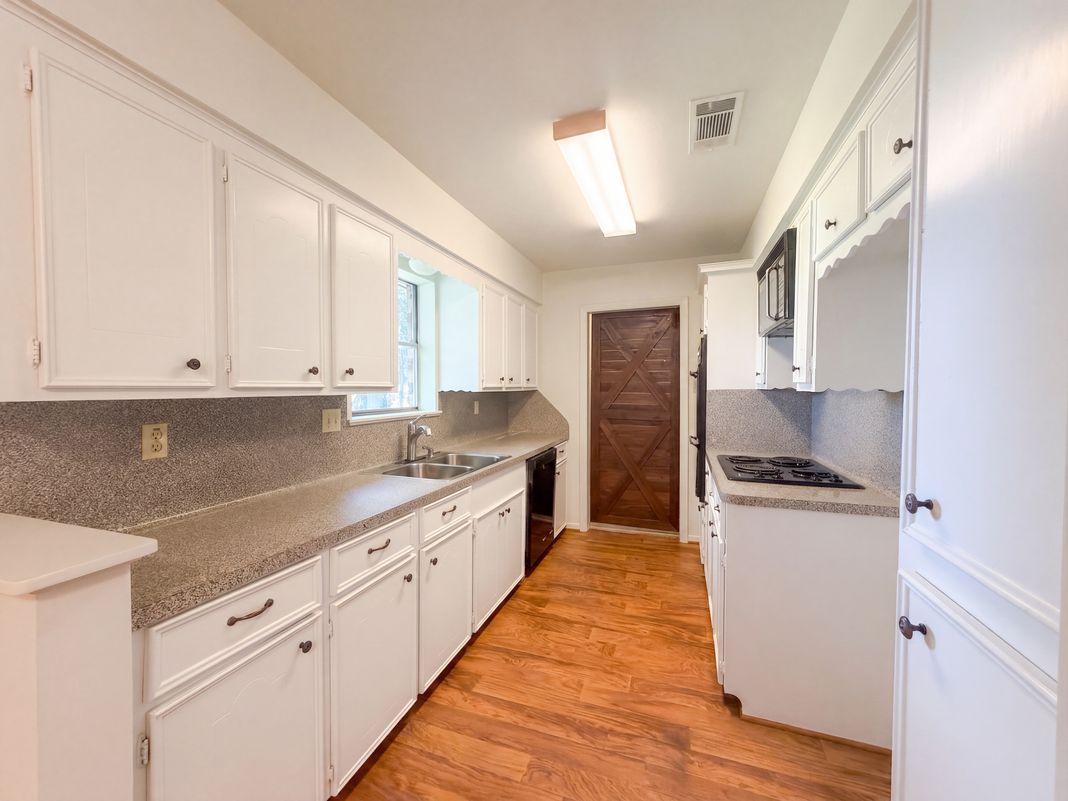 Property photo 2 of 3506 Oxford Rd