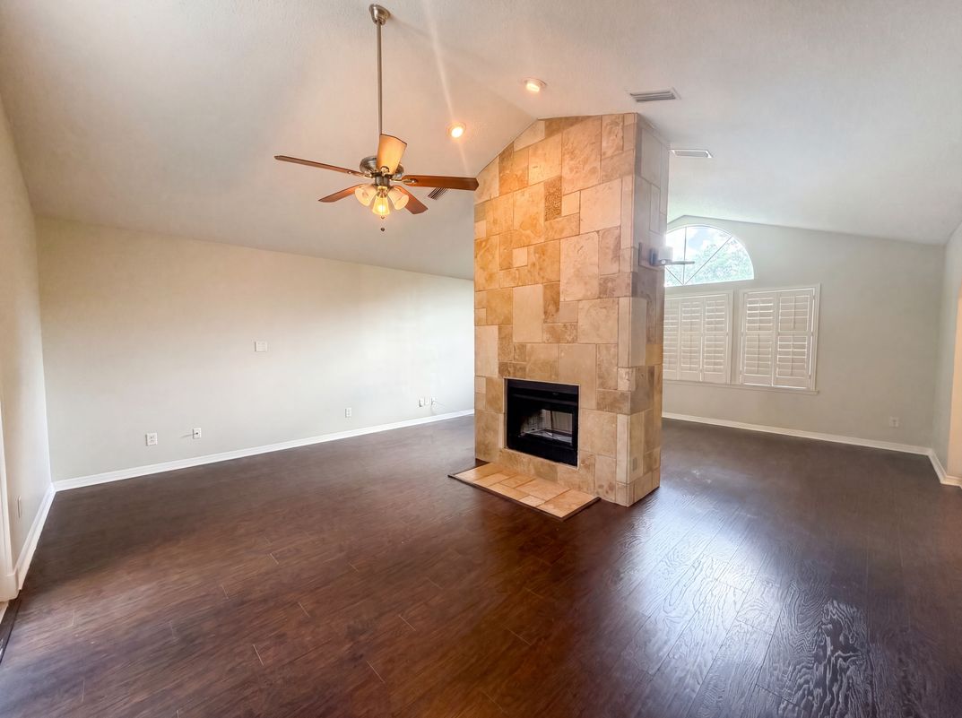 Property photo 3 of 300 Sprucewood Rd