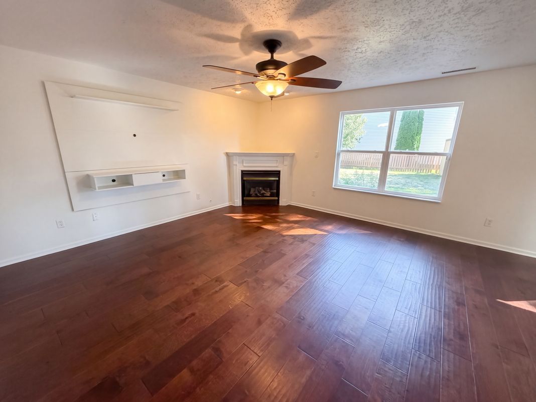 Property photo 2 of 19448 Roudebush Blvd