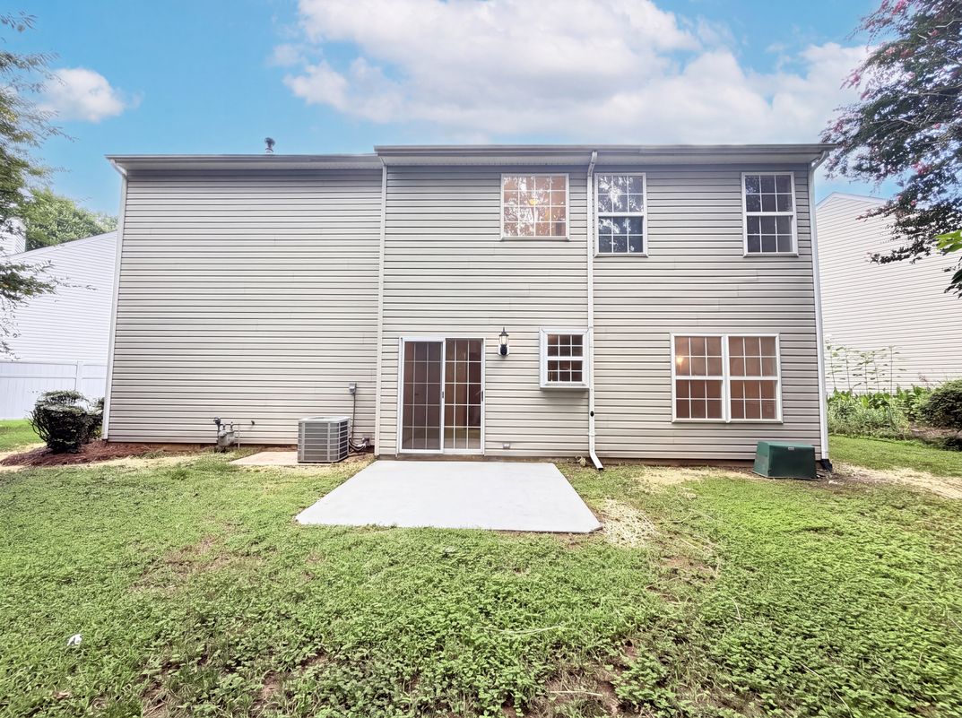Photo 5 of 22 of 14542 Arbor Ridge Dr, Charlotte, NC