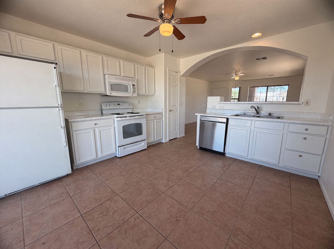 Property photo 2 of 5829 E Preakness Dr