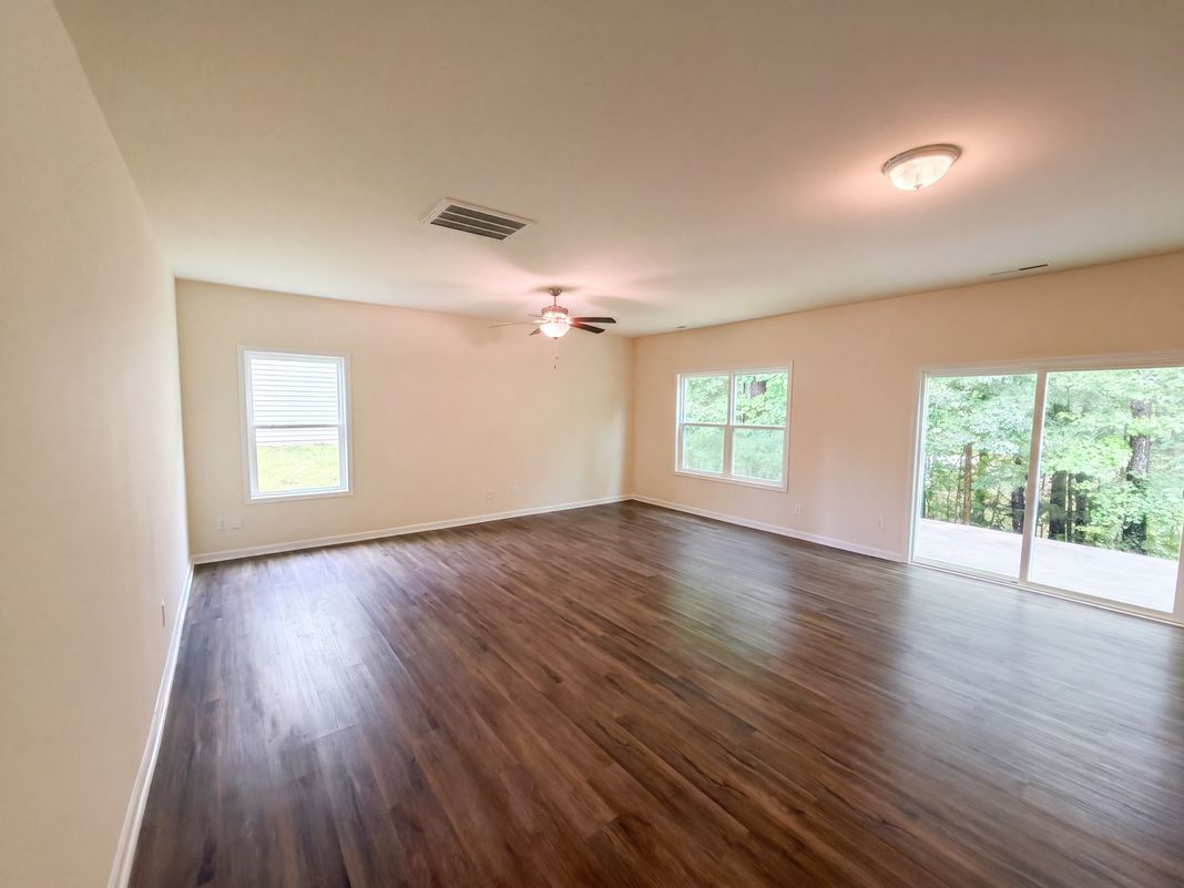 Property photo 3 of 913 Peninsula Pl
