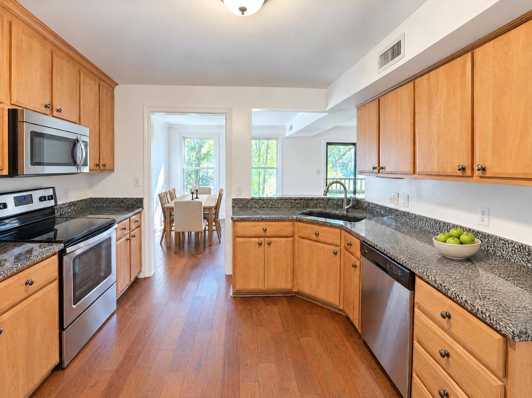 Property photo 2 of 329 Glen Echo Ln Apt J