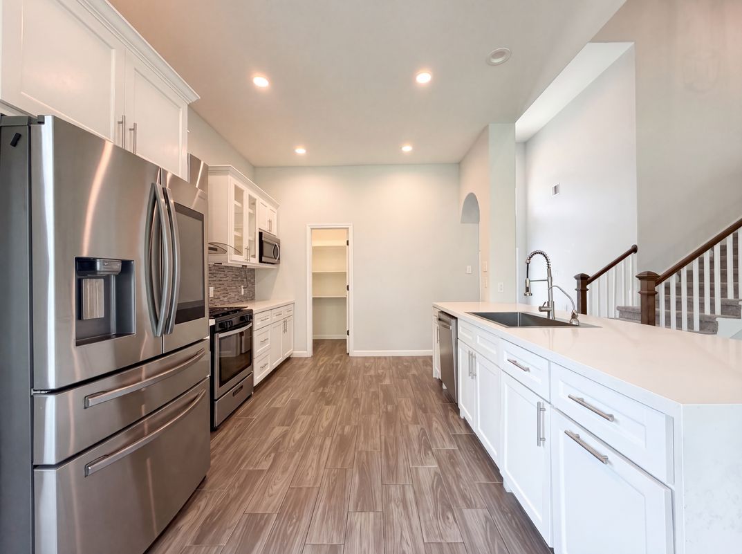 Property photo 2 of 40406 Mostyn Dr