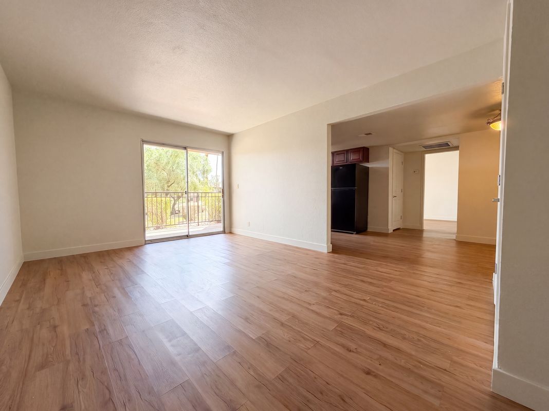 Property photo 3 of 5098 River Glen Dr Unit 215