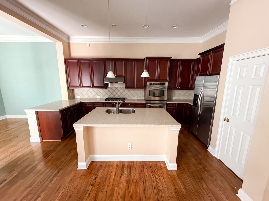 Property photo 2 of 1659 Woodwalk Strm SE # 6