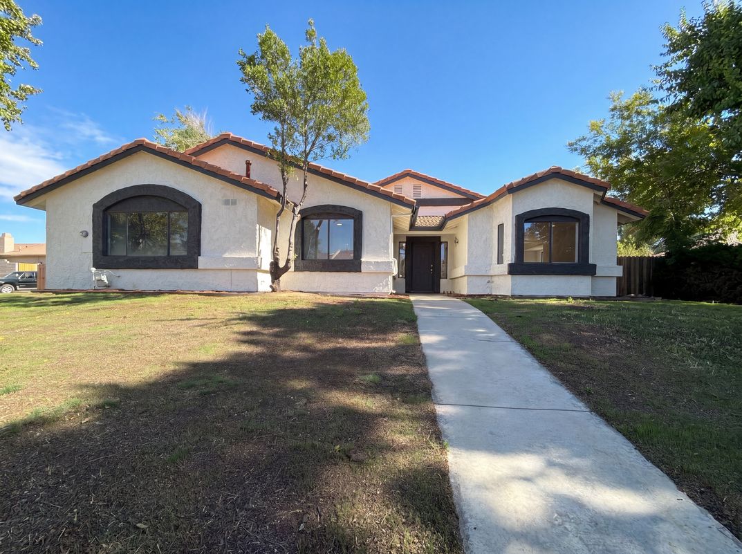 Property photo 1 of 42355 Willeta Ave