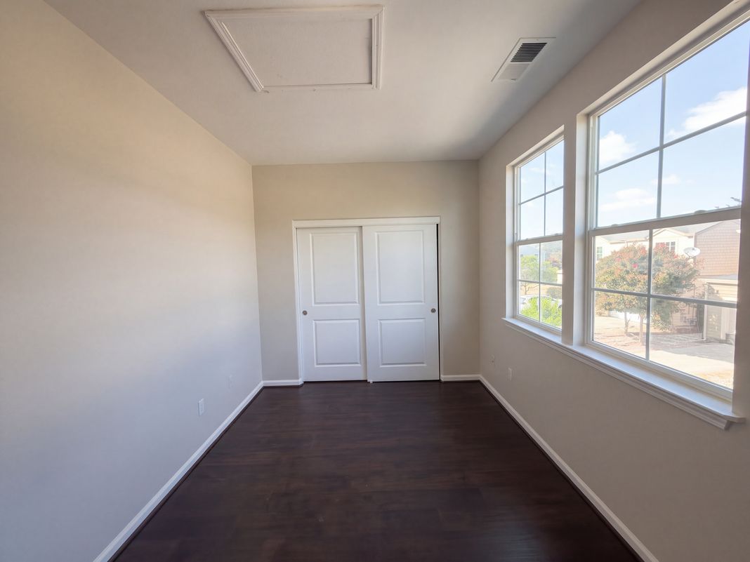 Property photo 3 of 2560 N Village Dr