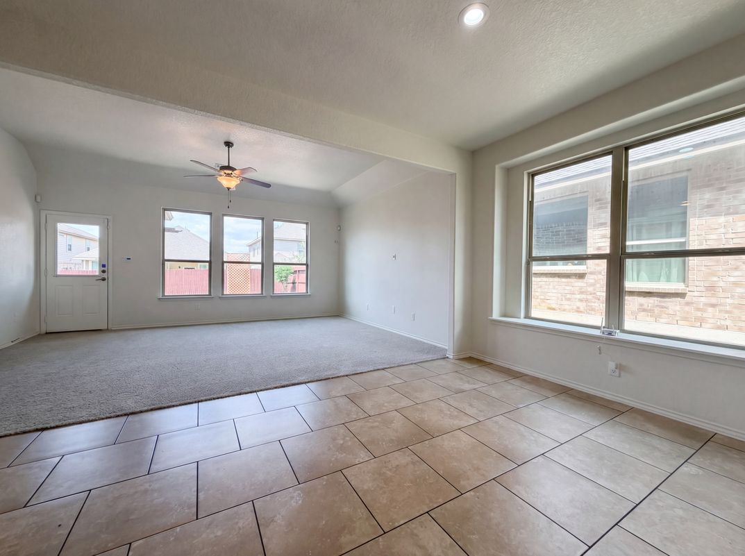 Property photo 3 of 5815 Akin Elm