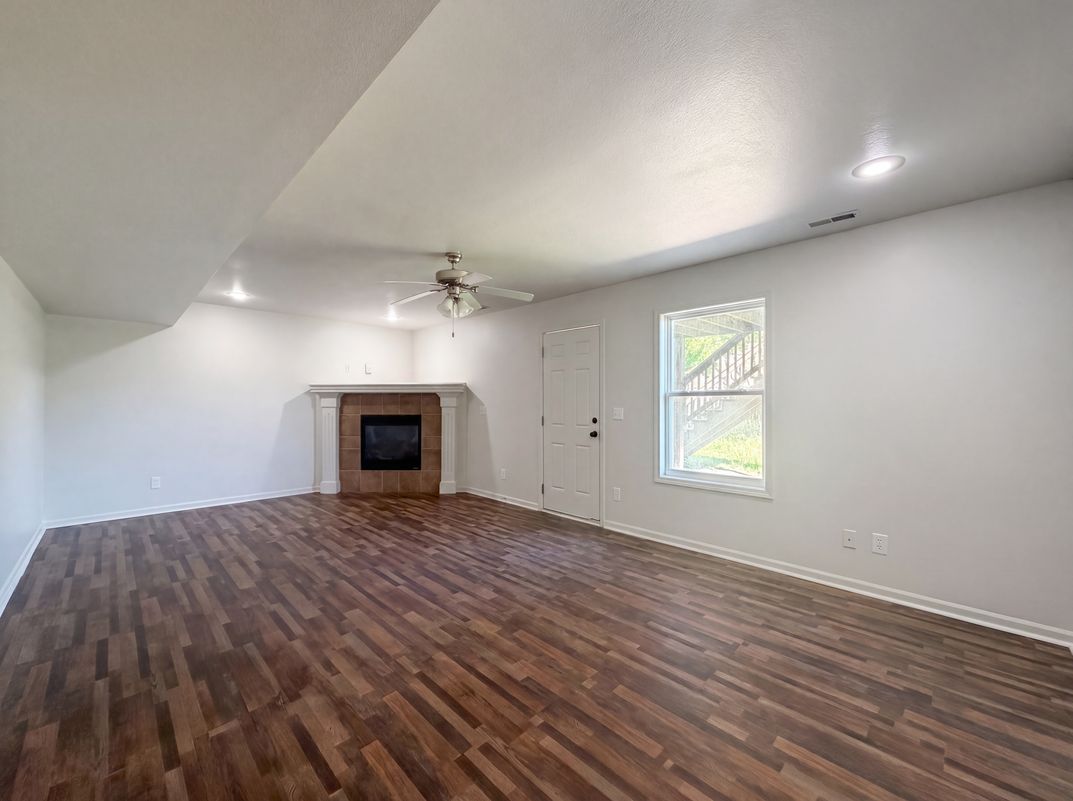 Property photo 3 of 1105 Fox Run Trl