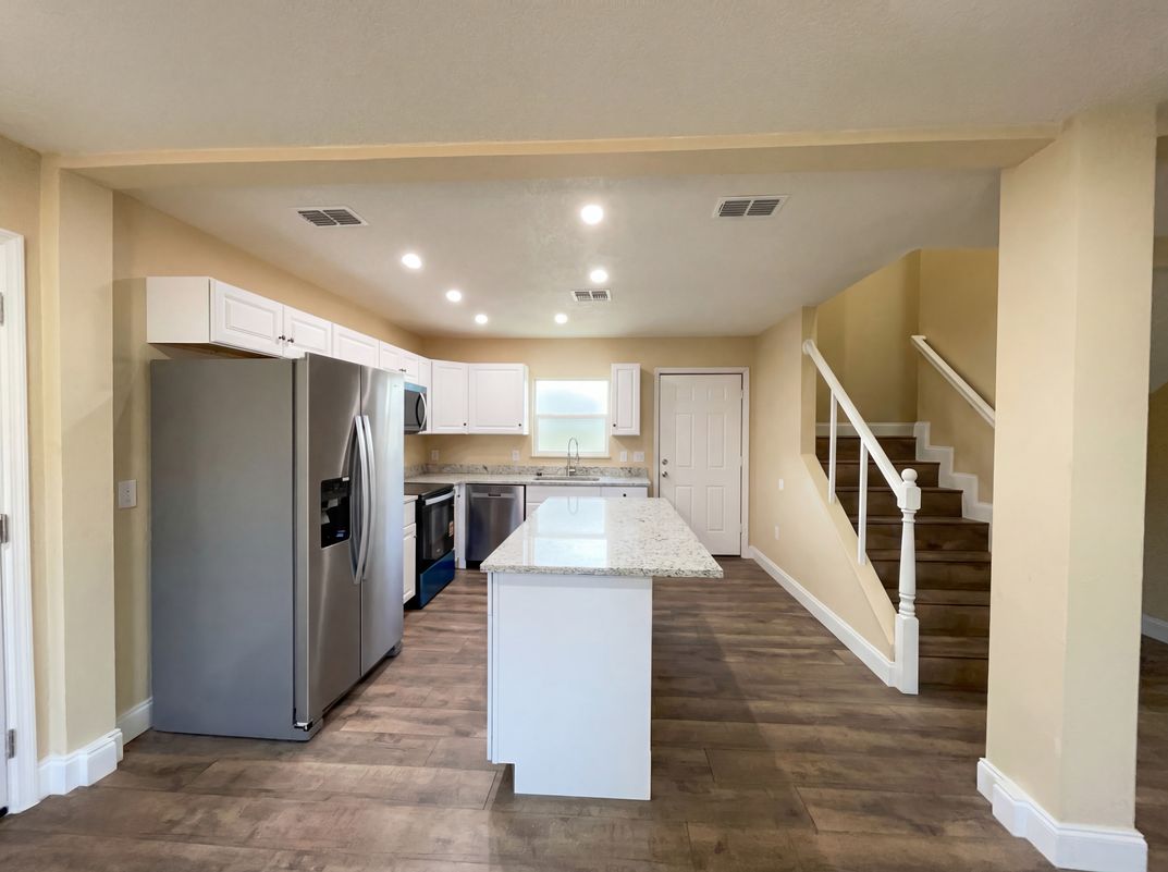 Property photo 2 of 546 Gifford Ct